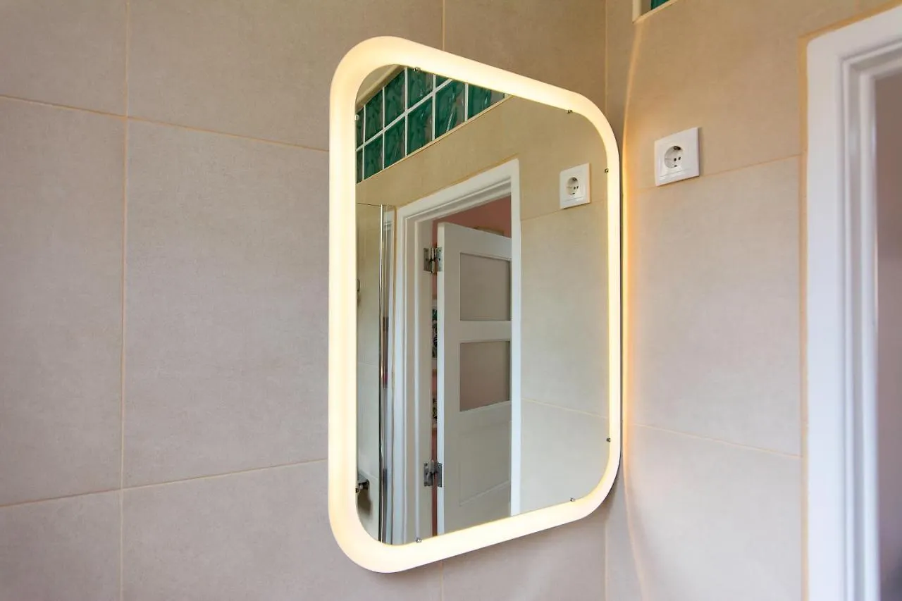 New Bright And Cozy Apartment In Graca Lisbona