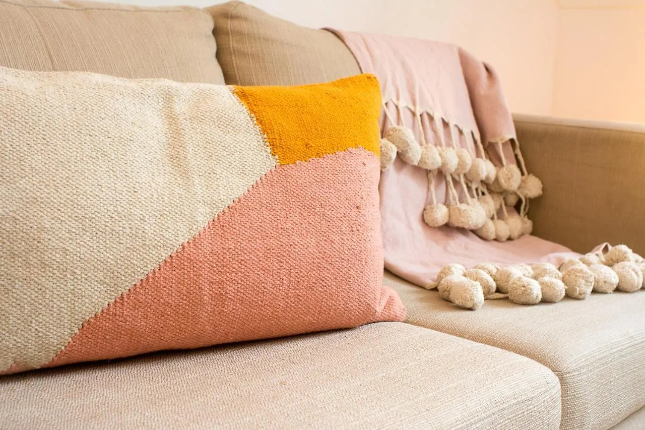 New Bright And Cozy Apartment In Graca Lisbona